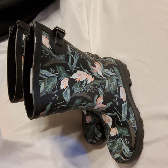 Women's Vicki Rubber Boots - A New Day - Picture 6 of 8